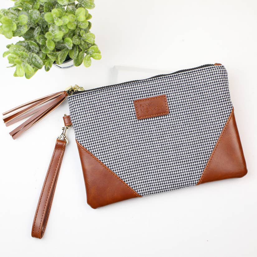 Stylish Wristlet Purse